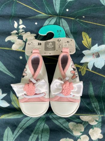 Chaussures neuves bébé 6/9 mois 