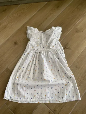Robe à volants 🌸 fleurs multicolores kiabi 8 ans