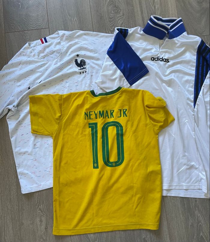 À vendre en l’état 3 maillots de football - photo numéro 5