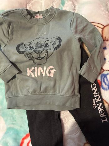 Ensemble jogging simba 