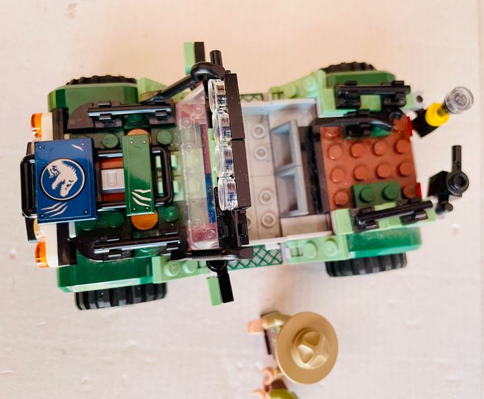 Lego - Jeep set 75935 - baryonix - photo numéro 3