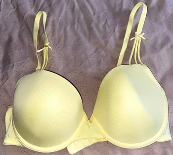 Soutien gorge couleur jaune taille 85b