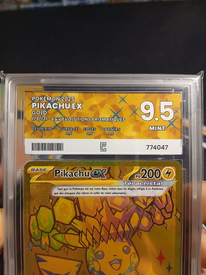 Pikachu EX 🇫🇷 179/131 EV 8.5 – Evolutions Prismatiques • Gold • Pure Grading 9,5 - photo numéro 3
