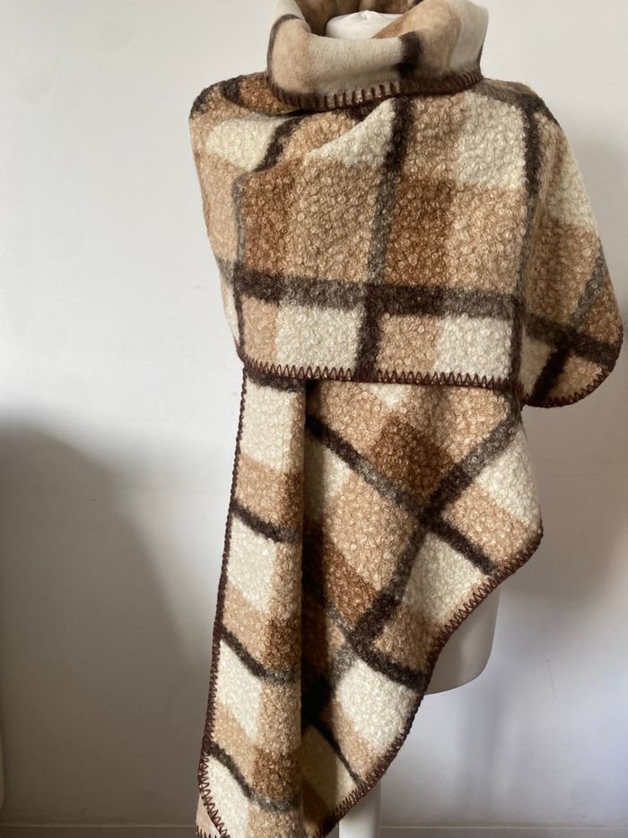 Superbe grande écharpe d'hiver neuve Couleur beige/marron