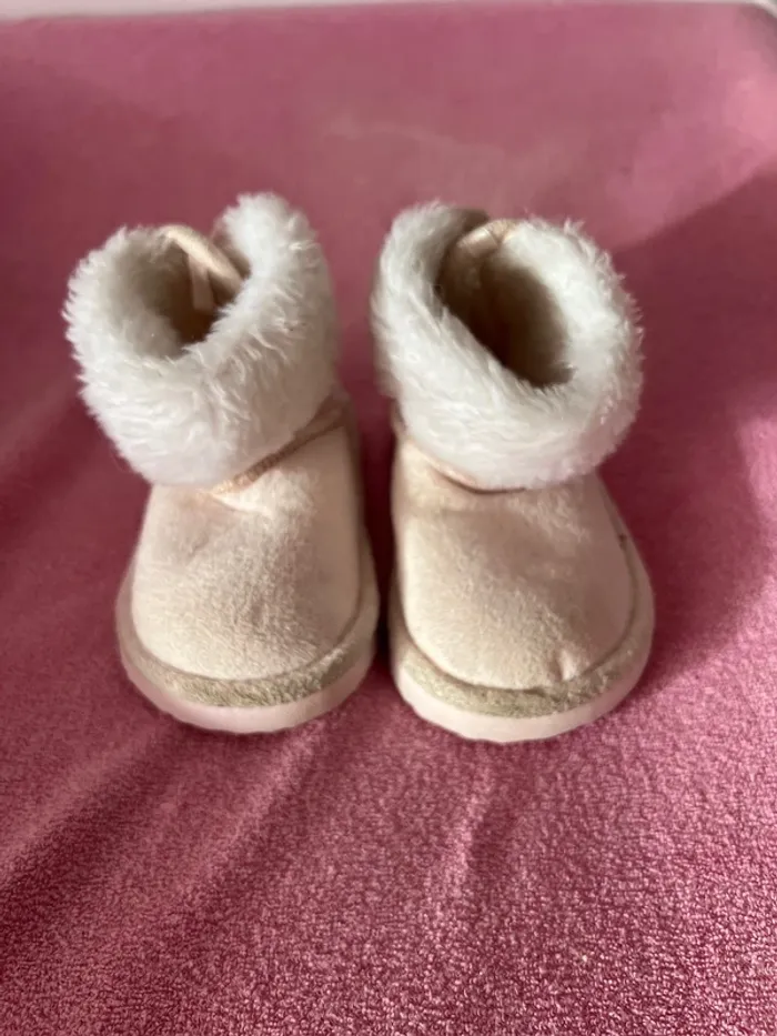Chaussons rose taille 18-19