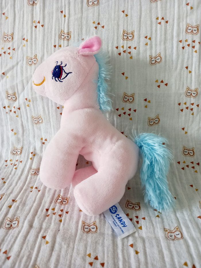 Peluche doudou licorne Sandy