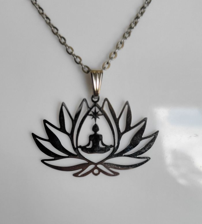 COLLIER YOGA MEDITATION LOTUS ARGENTE ! NEUF ! - photo numéro 2