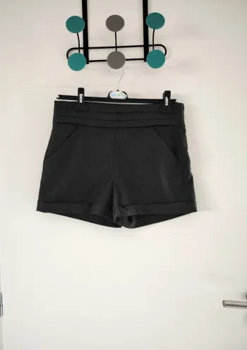 short naf naf 36