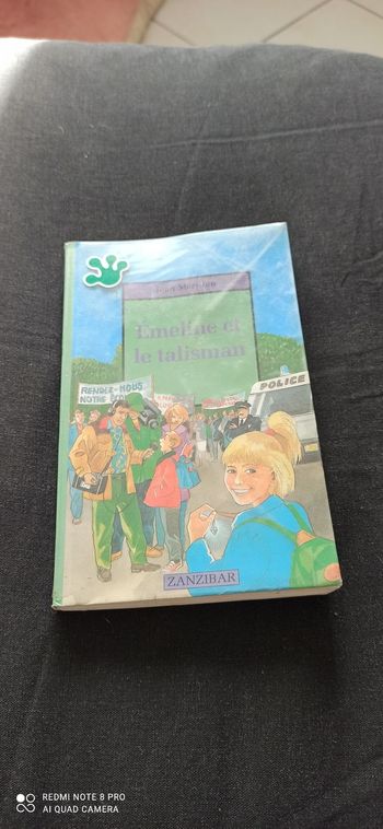 Livre Emeline et le talisman