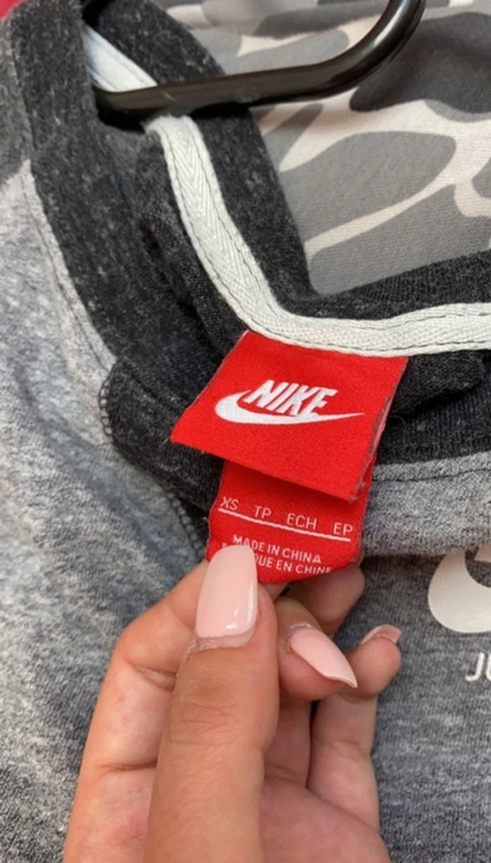 Teeshirt Nike taille XS - photo numéro 5
