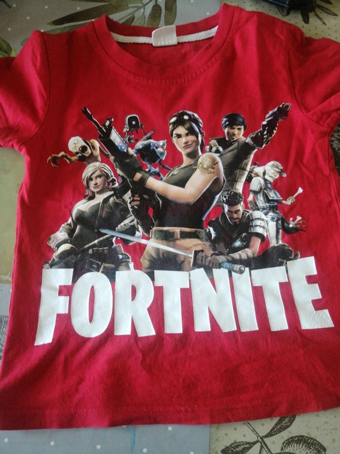 Tee shirt manche courte fortnite T. 130 - photo numéro 2