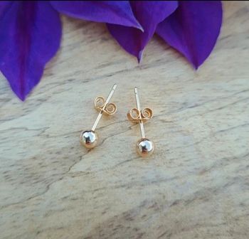 Boucles d'oreilles boules puces 4 mm plaqué or 18k