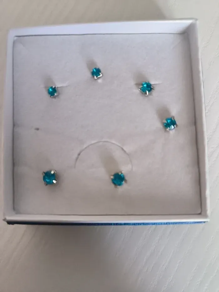 3 paires de boucles d'oreilles (puces) - photo numéro 5