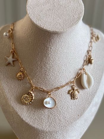 Collier à breloques 