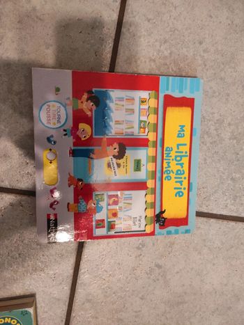 Livre à rabats cartonné. Ma librairie animée