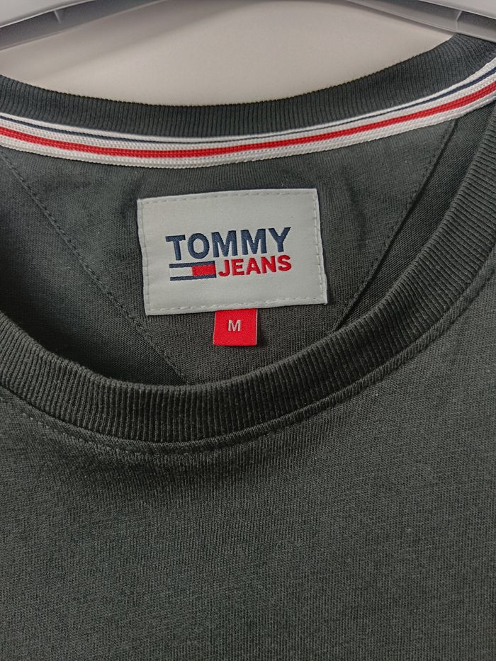 Tee-shirt homme taille M marque Tommy Jeans en excellent état - photo numéro 4