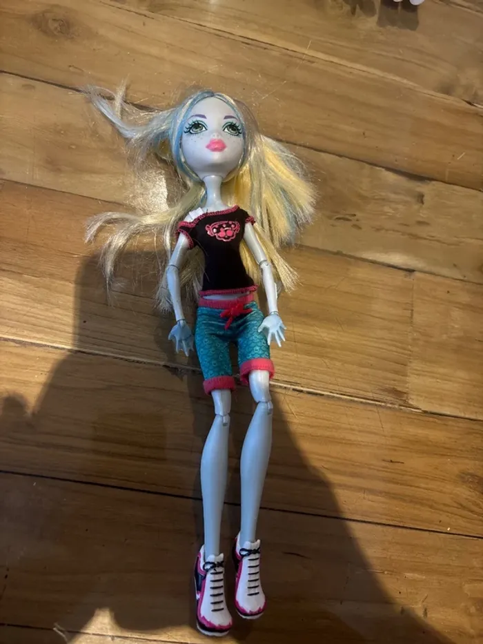Poupée monster high Lagoona blue pyjama