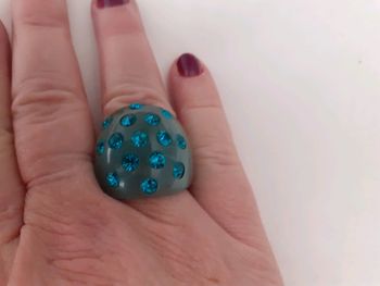 Superbe bague avec strass bleus
