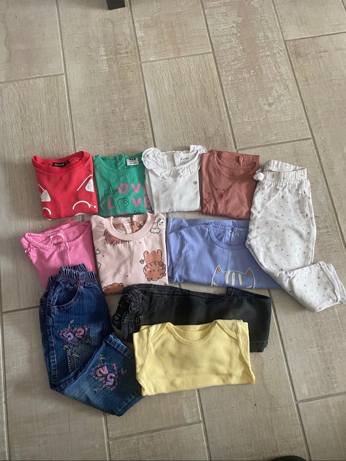 Lot vêtements fille 24 mois