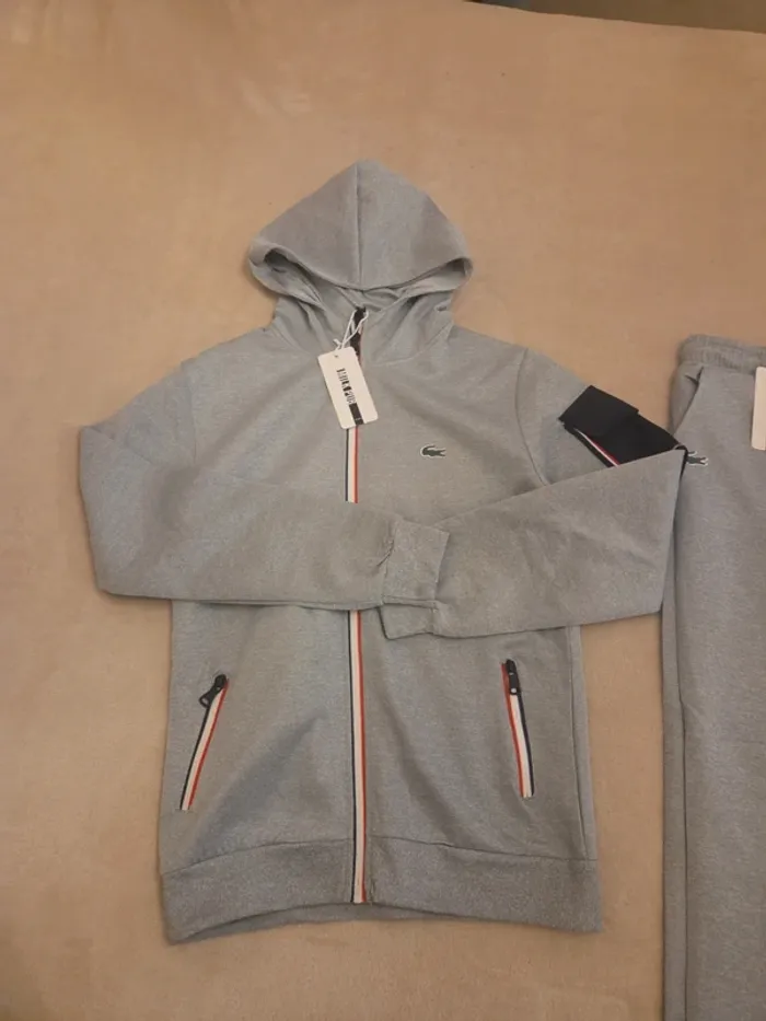 Ensemble jogging 16 ans - photo numéro 2