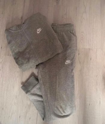 Ensemble Nike