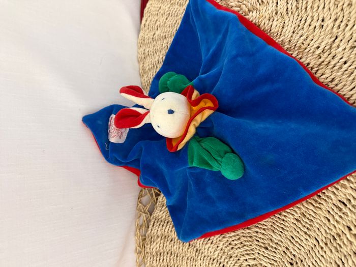 Doudou plat Lapin bleu vert rouge Moulin Roty - photo numéro 5