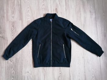 Veste Jack&Jones 
Taille 14 ans - 164cms
Comme neuve Très peu portée