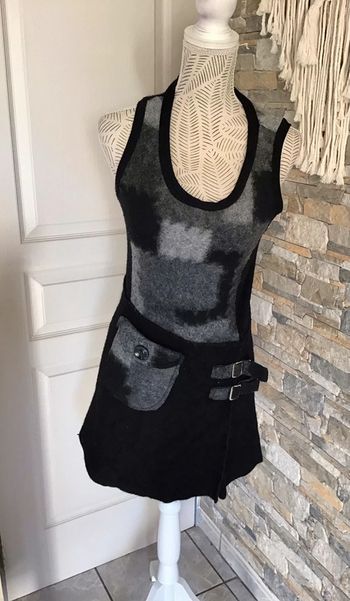 Tunique au mini robe en laine de coloris noir et grise de taille M