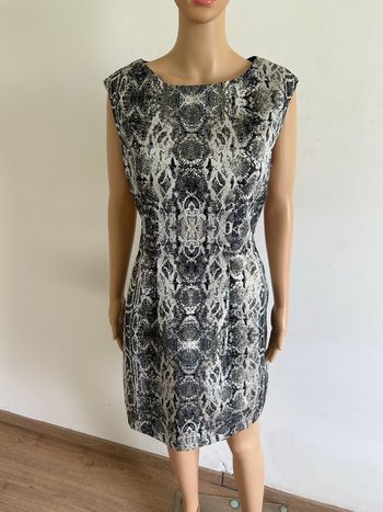 Robe imprimée sans manches Molly Bracken taille M jamais portée 