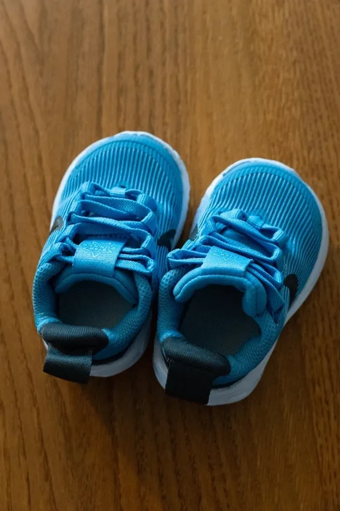 Basket NEUVE nike star runner 4 - photo numéro 4