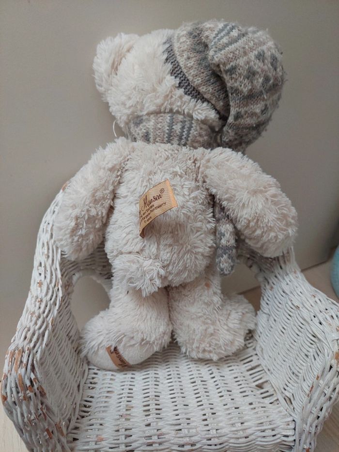 Louise mansen - peluche ours blanc avec bonnet - photo numéro 3