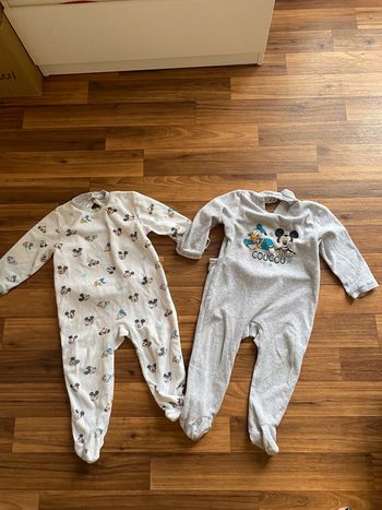 Lot 2 pyjamas mickey et Donald