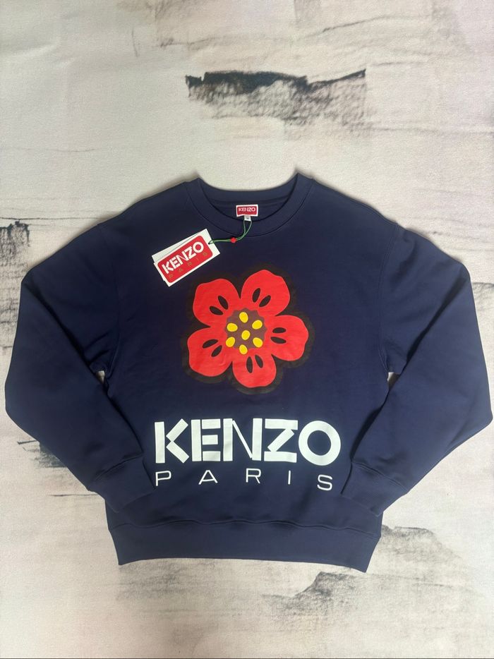 Sweat Kenzo taille M bleu marine logo imprimé fleurs rouge/jaune - photo numéro 5