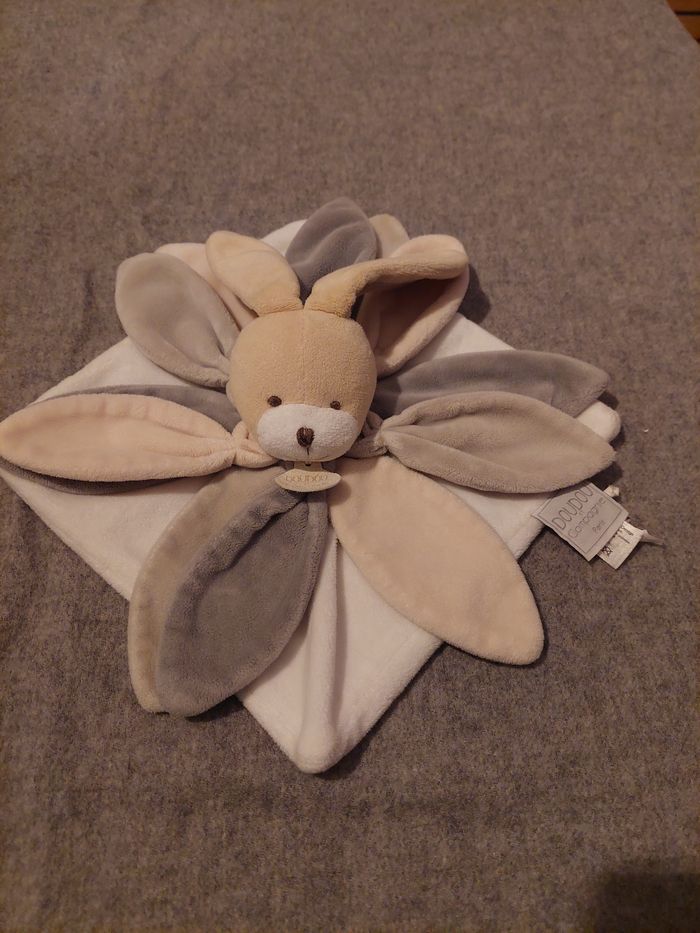 Doudou plat lapin DOUDOU ET COMPAGNIE Collector taupe et beige - photo numéro 1