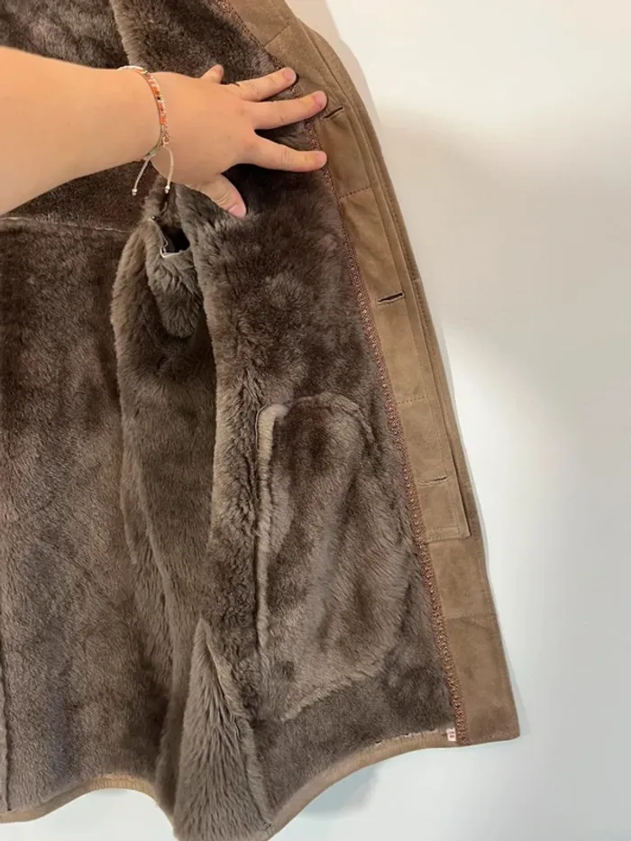 Manteau fausse peau retournée - photo numéro 5