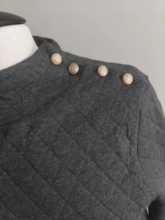 Robe molletonné Petit bateau ornée de 4 boutons métal argenté de  txs - photo numéro 6