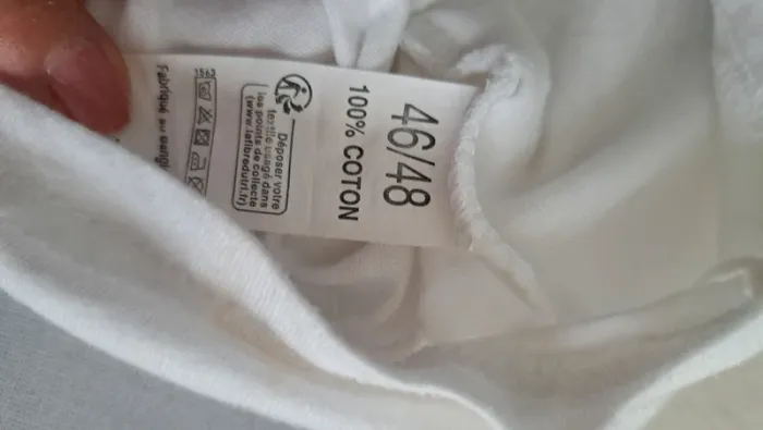 T-shirt 46/48 - photo numéro 3