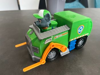 Véhicule + figurine 