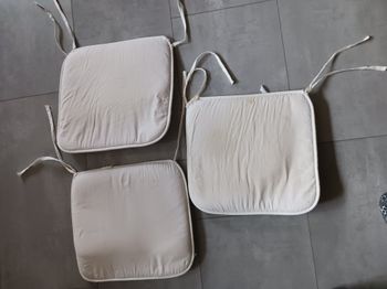 dessus de chaise écru 36 x 38 cm (lot de 3)(taches mineures, manque liens)