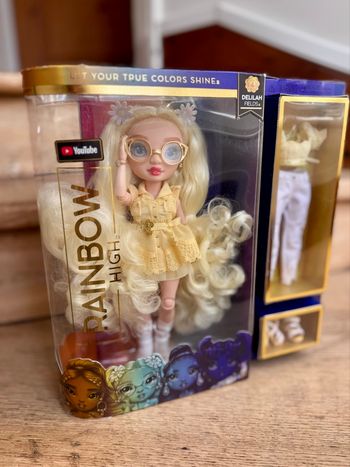 Delilah rainbow High 