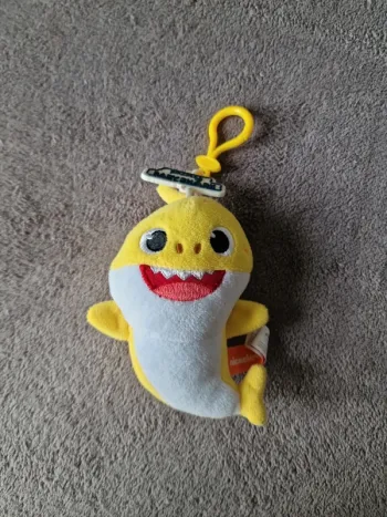 Peluche porte-clé baby shark