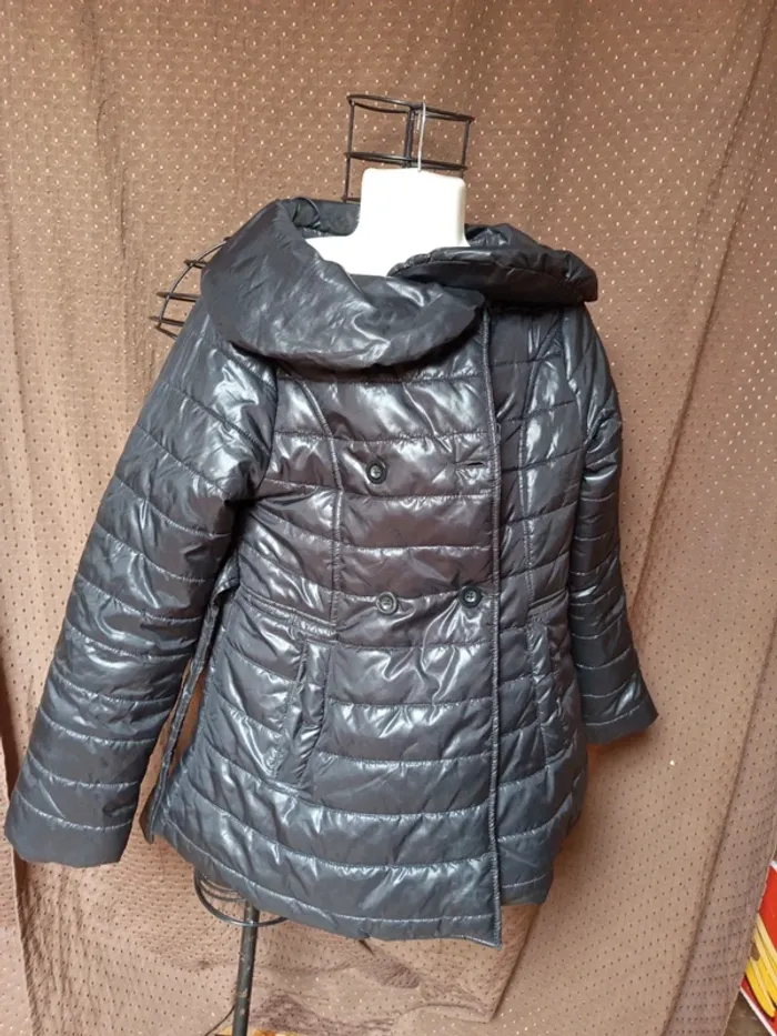Manteau noir a boutons 12ans