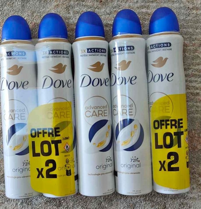 Lot de 5 Deodorants dove neuve