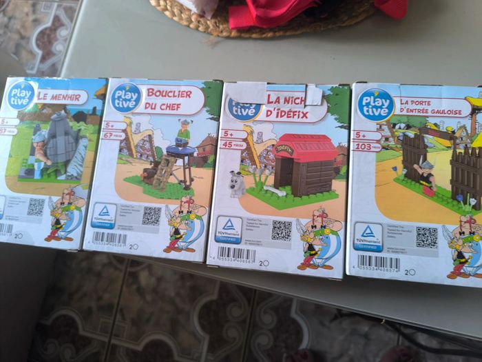 Lot de 4 jouets Astérix type Lego