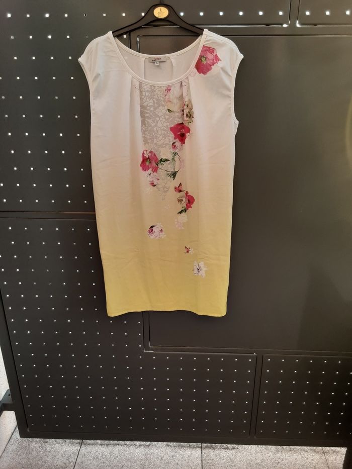 Robe d été marque jean Paul gaultier taille 16 ans