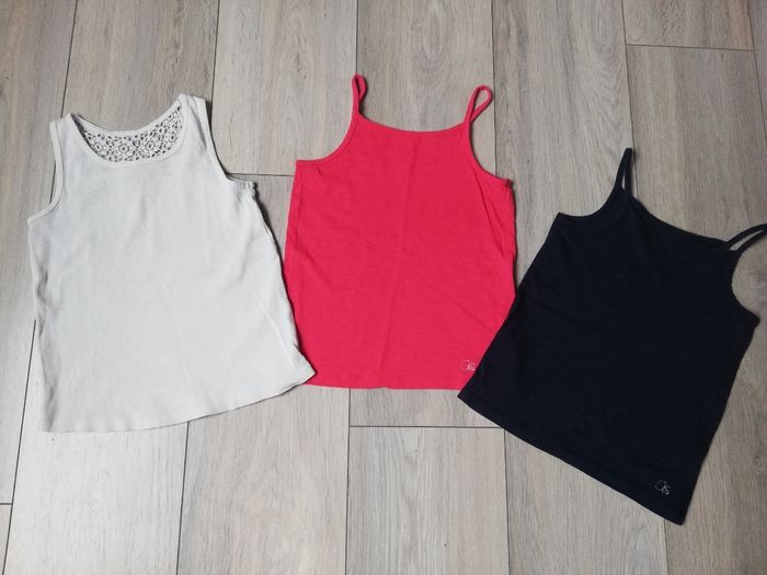 8 ans lot de 3 débardeurs bretelles top en très bon état