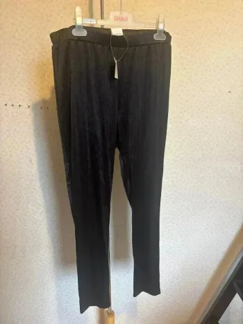 Leggings noir pailletée taille 48neuf avec étiquette