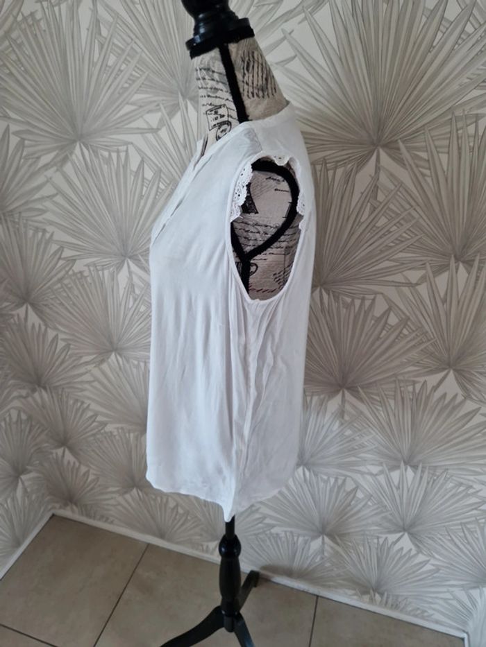 Jolie blouse only taille 42 - photo numéro 4