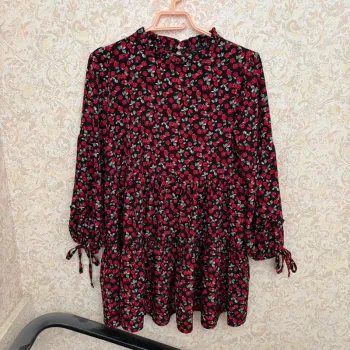 Robe Shein fleurie • noir & rouge • 36 🌿