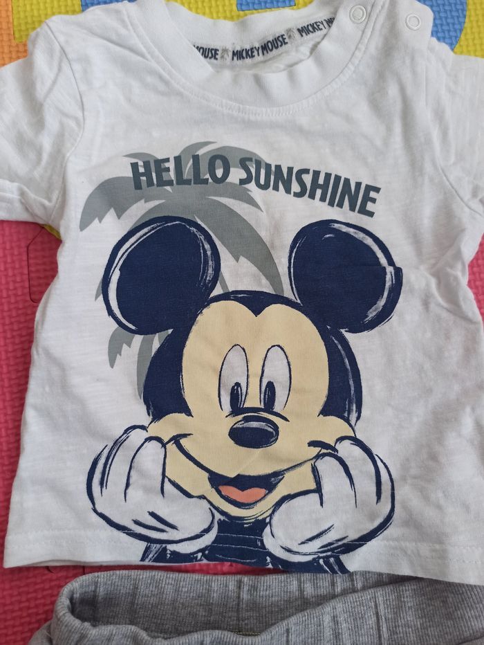 Lot pantalon survet, t'shirt, garçon, 9 mois. - photo numéro 2